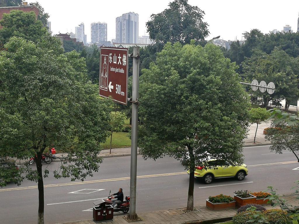 Peace Inn The Leshan Giant Buddha Branch Esterno foto